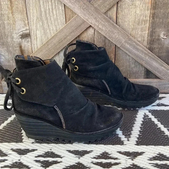 Fly London | Yebi Tie Suede Ankle Boots - Picture 3 of 12